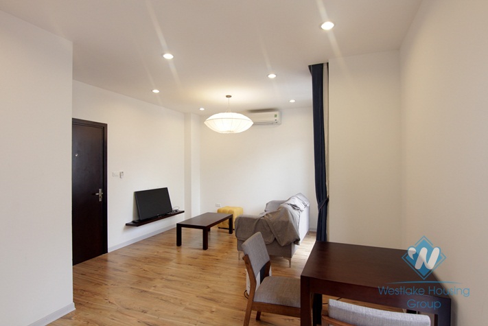 One bedroom apartment for rent in Nghi Tam village, Tay Ho district, Ha Noi